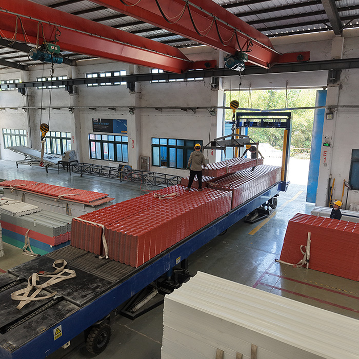 集装箱装货机装树脂瓦